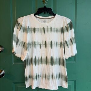 Good Hart small White and Green Top